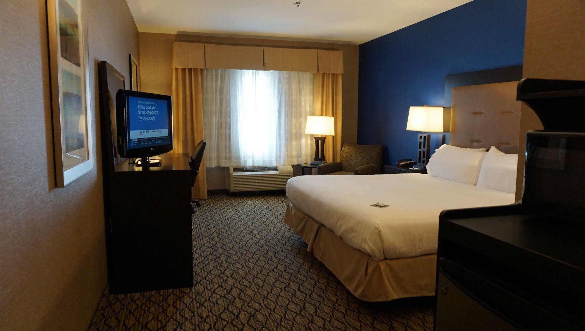 Holiday Inn Express & Suites Gibson By Ihg New Milford Esterno foto
